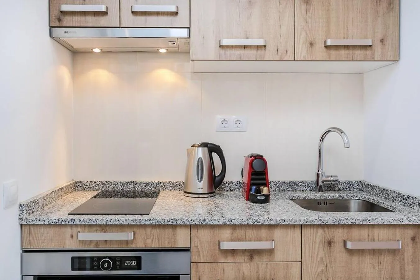Magical Design With Terrace Apartment L'Hospitalet de Llobregat