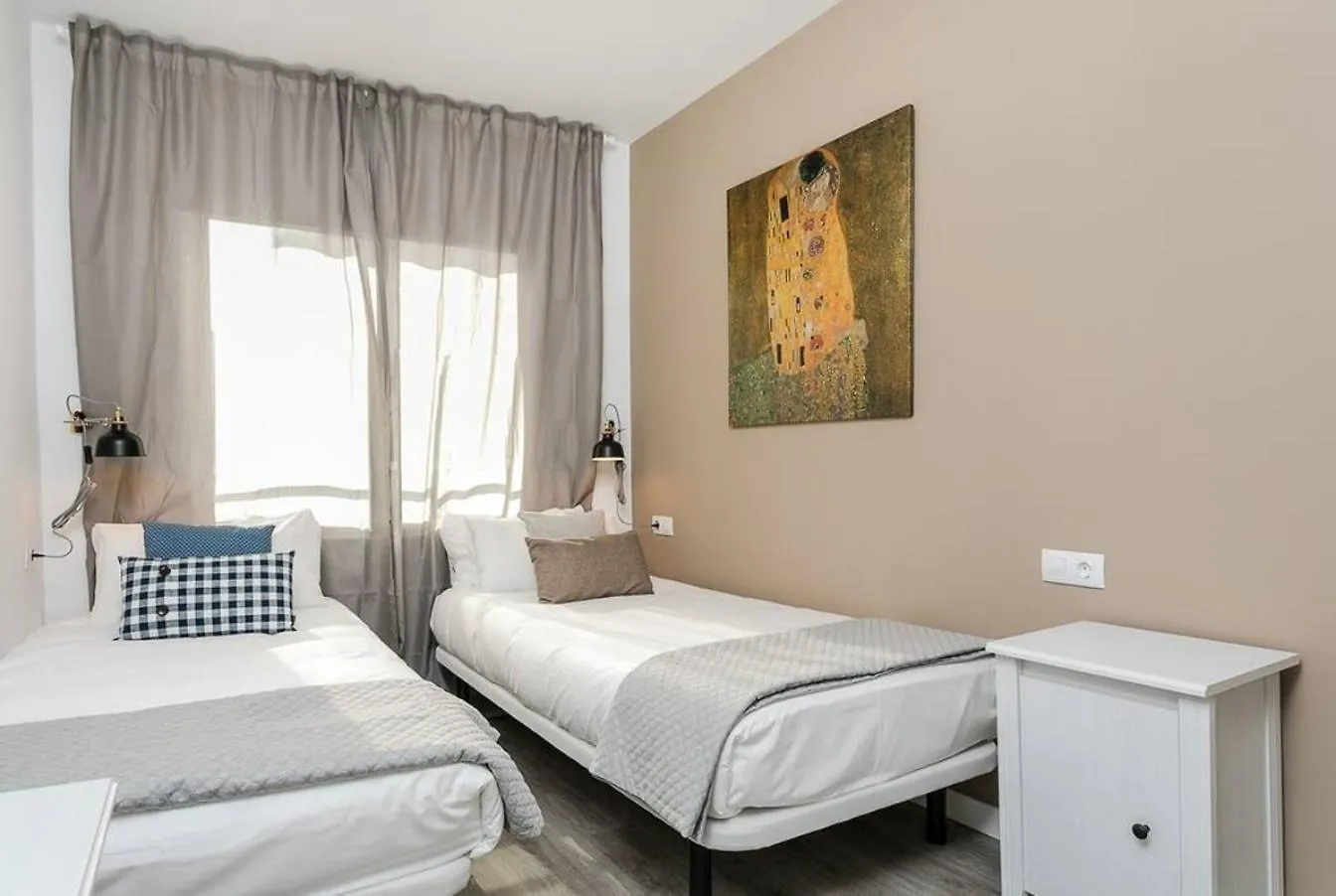 Magical Design With Terrace Apartment L'Hospitalet de Llobregat